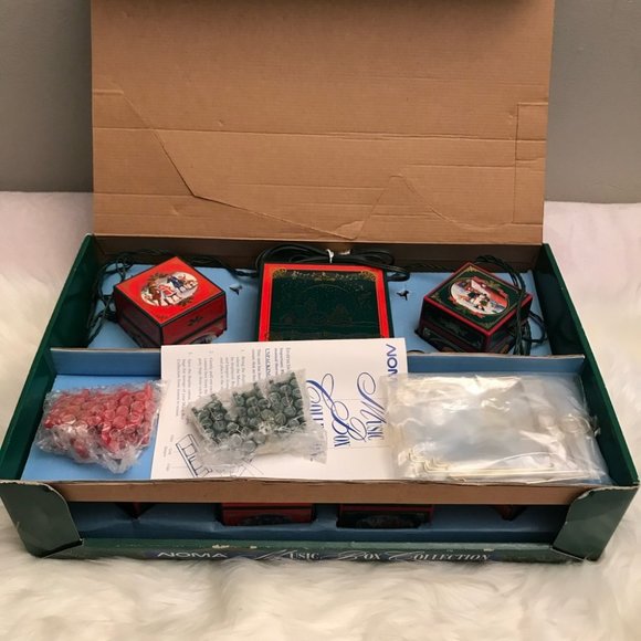 Vintage Noma Music box Christmas Collection plays 18 songs animated. - Picture 3 of 16